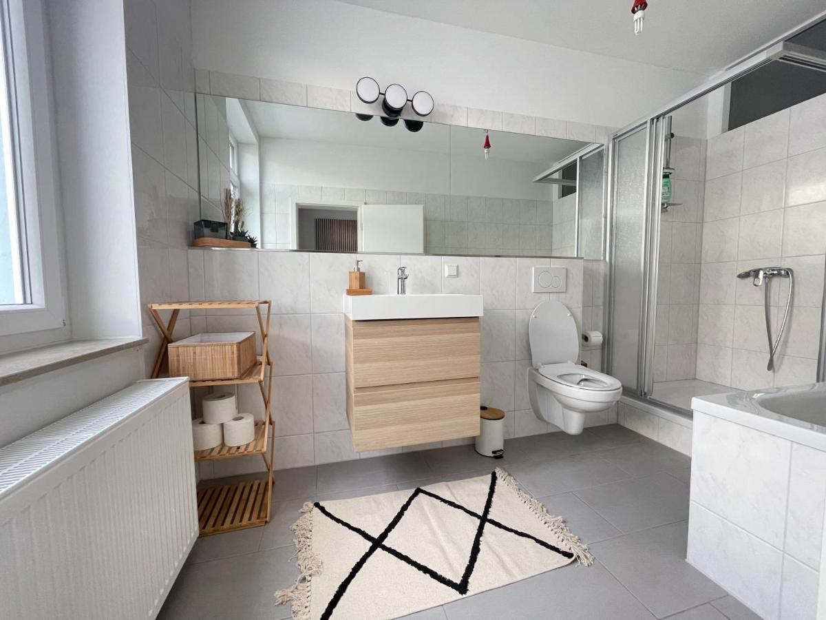 150Qm - 5 Rooms - Free Parking - Mallibase Apartments Hannover Exterior photo